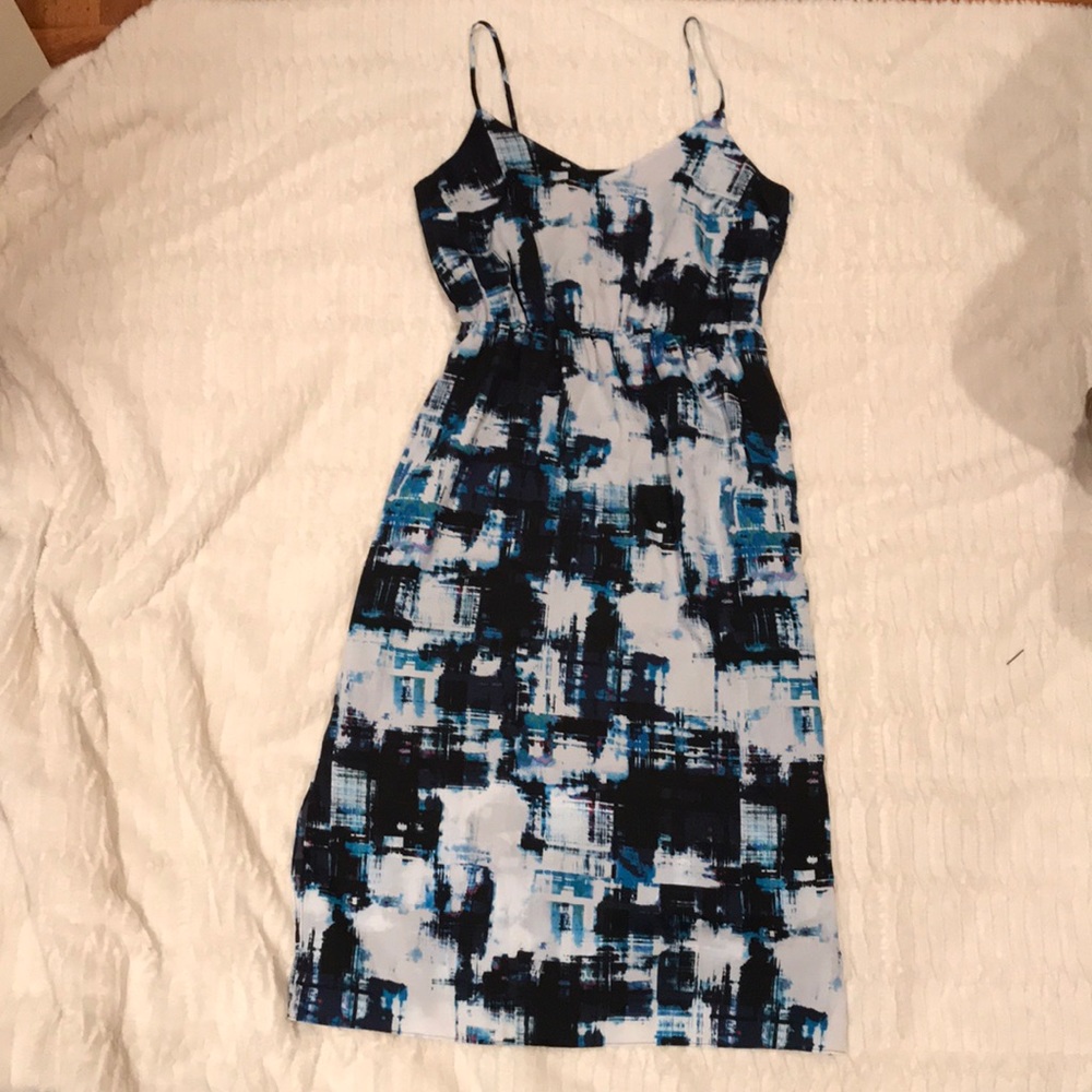 Vince Camuto Spaghetti Strap V-Neck Midi dress